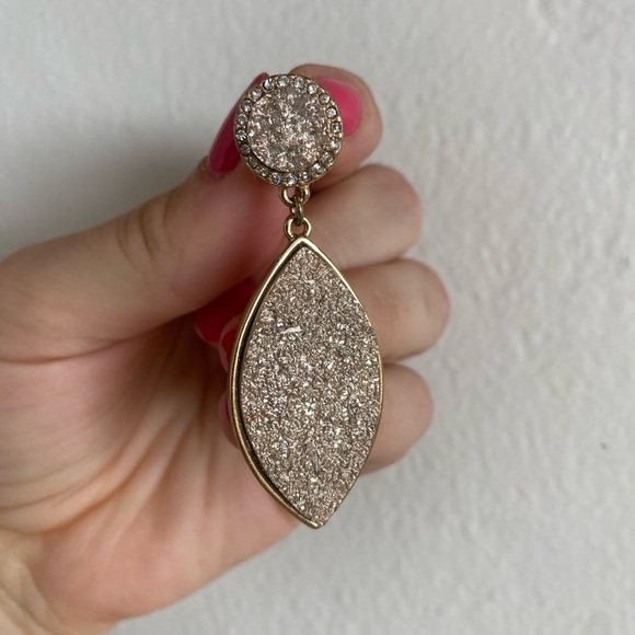 Dangle statement earrings - Picture 2 of 2